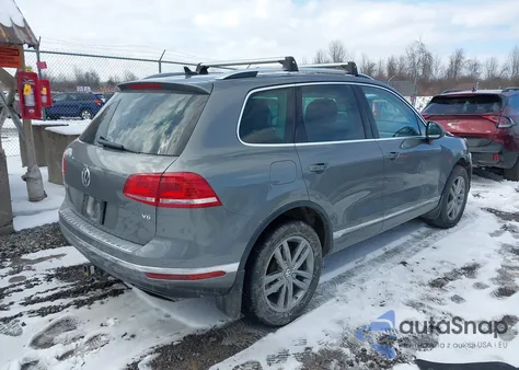 2016 Volkswagen Touareg Vr6 Lux из США, поврежденный, VIN WVGEF9BP5GD012310